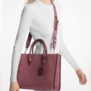 SALE❣️❣️ NWT Michael Kors Spacious Burgundy Tote Crossbody Shoulder Bag